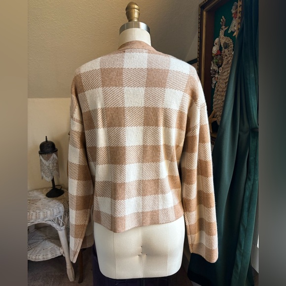 Fonte Cashmere Cardigan - Picture 4 of 9